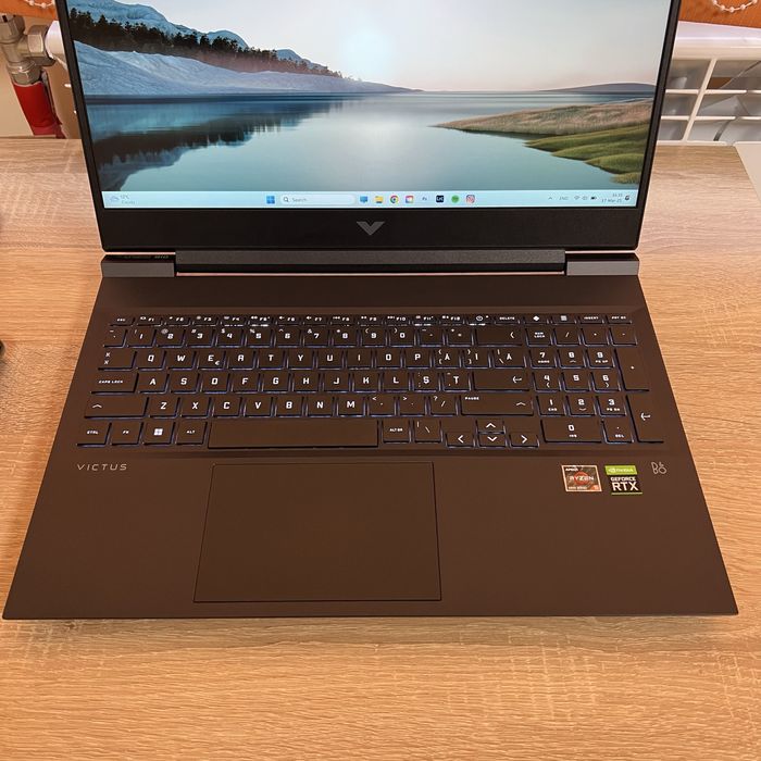 Геймърски Лаптоп HP Victus 16/ RTX 3050/ GDDR6/ 32 GB RAM/ 2TB SSD