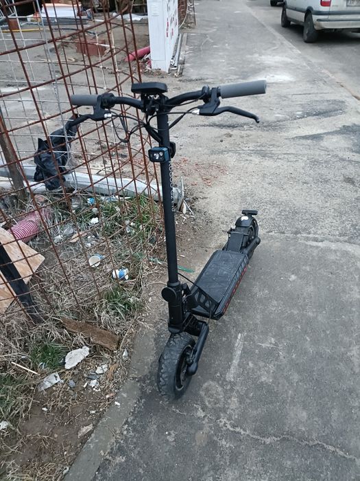 Vând sau schimb cu ipone trotineta kugoo G2 pro