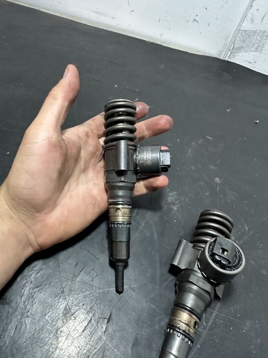 Injector Skoda Octavia 2.0 TDI BKD 03G130073G | 0414720404 injectoare