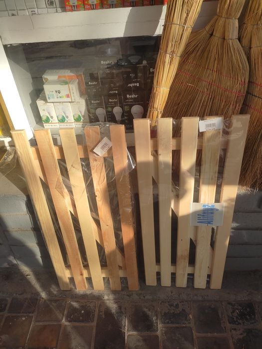 Деревянная полка на ванну