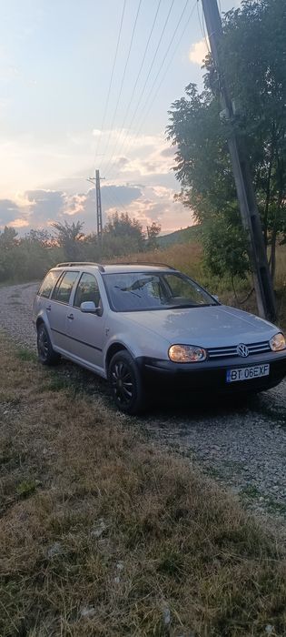 Vând Golf 4 benzină