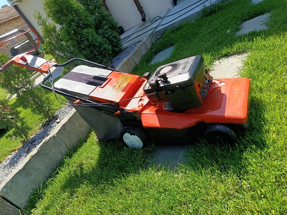 Самоходна косачка Husqvarna