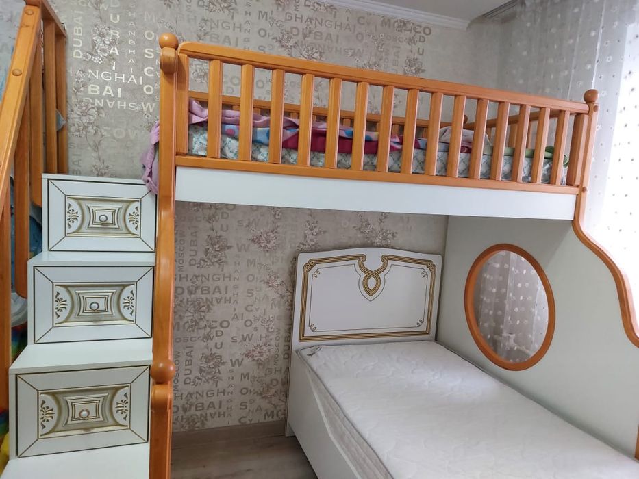 Продам двухьярусную кровать