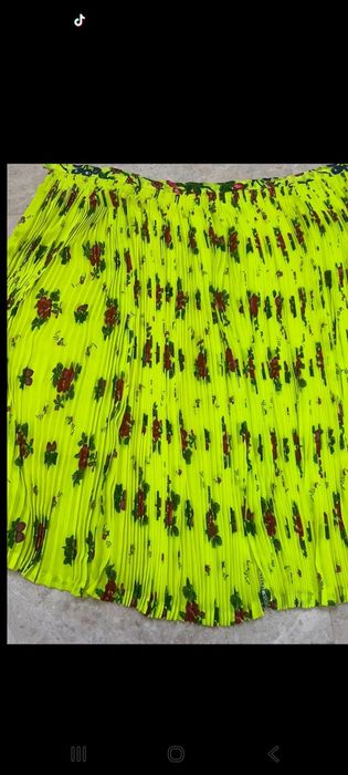 Vand fuste de anul nou traditionale am si de copii  sunt toate culorie