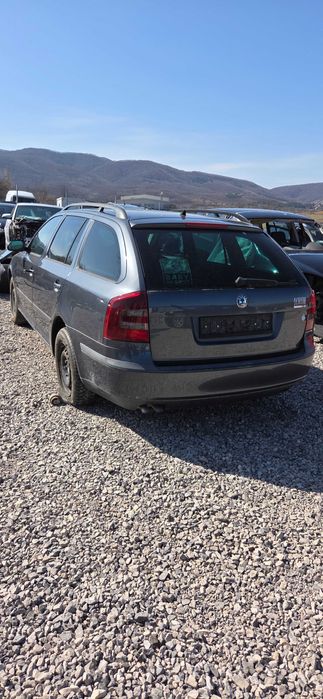 Продавам Skoda Octavia 2 комби 1.9tdi BKC 105кс DSG на части
