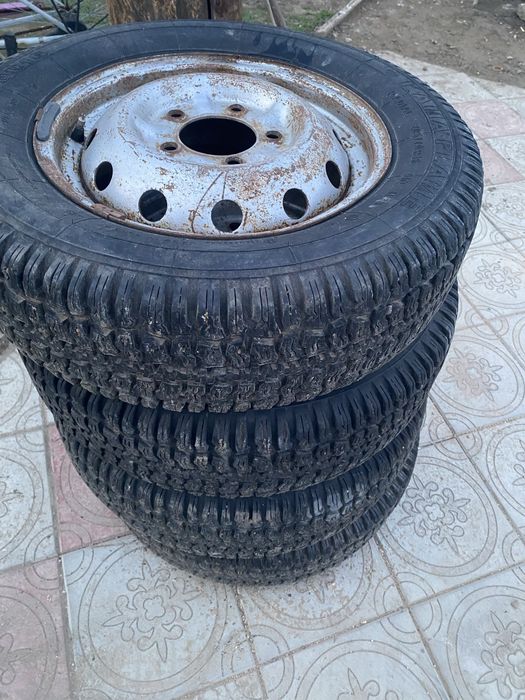 всесезонный покрышка для Нива