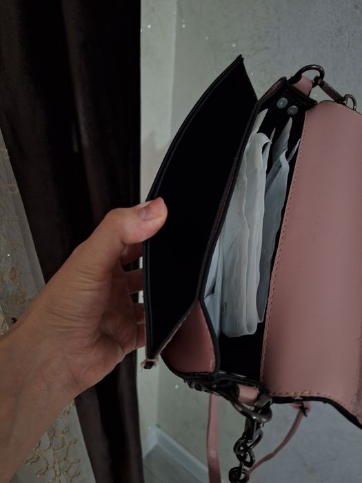 Сумочка + клатч, есть длинный ремешок