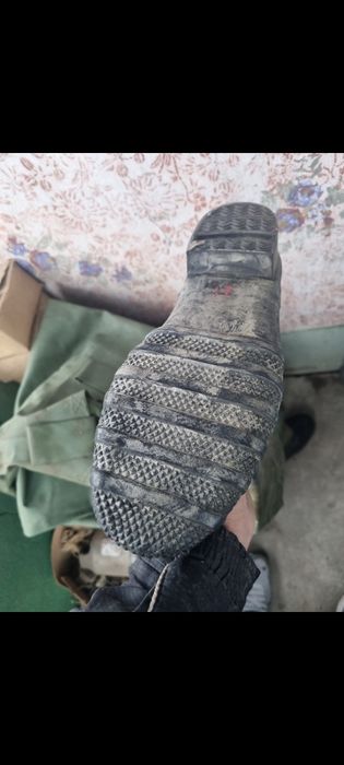 Cizme sold, pantaloni apa 45