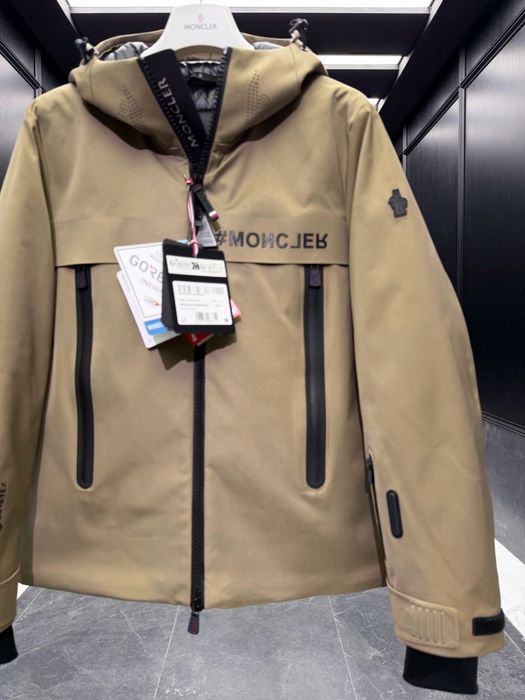 Geaca Moncler , calitate premium , pe comanda , noua , L