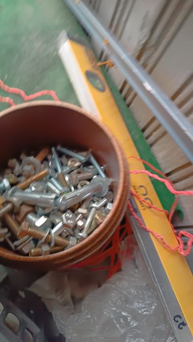 Крепеж, метизы, шурупы, саморезы