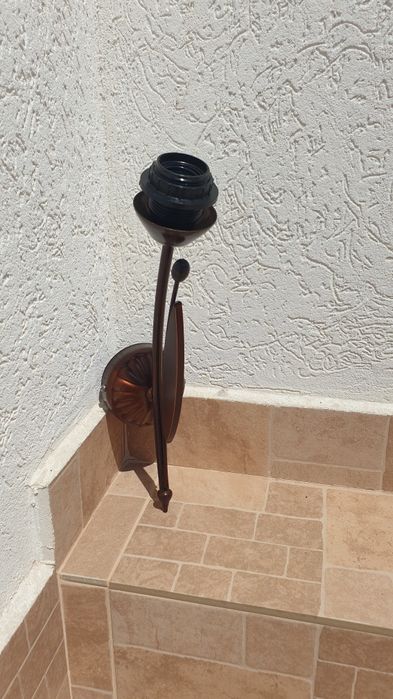 Лампи за стенен монтаж