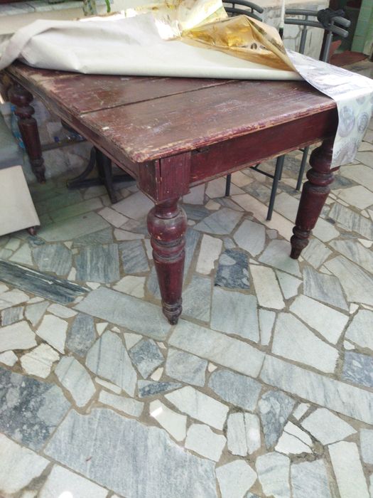 Продам деревянный стол