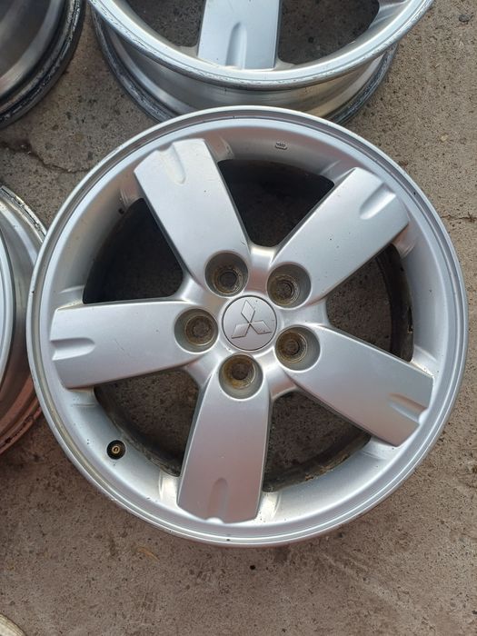 Продам оригинальные диски R17  на MITSUBISHI
