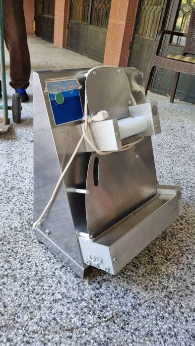 Машина за разточване на тесто за пица