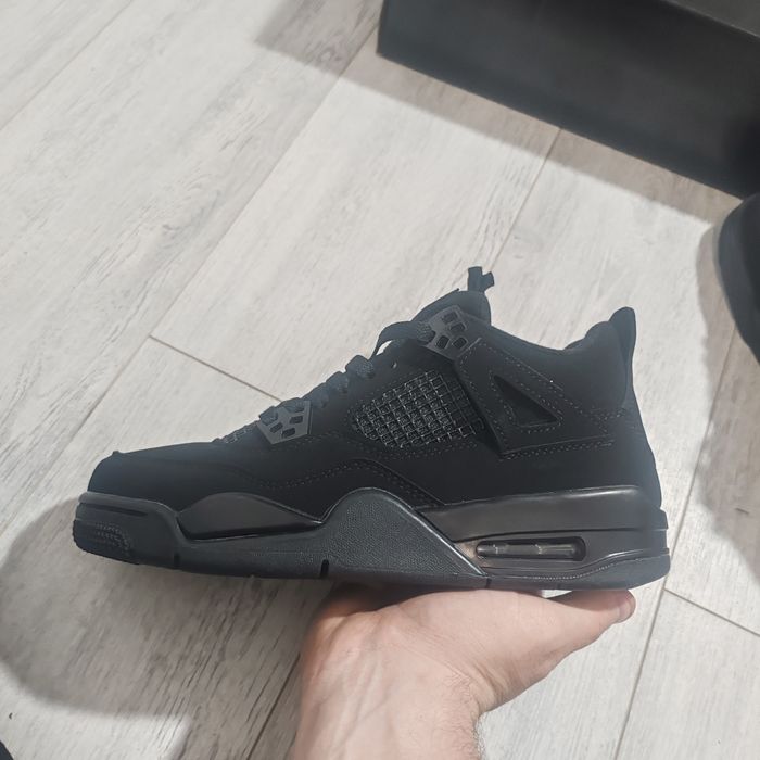 Air Jordan 4 Retro