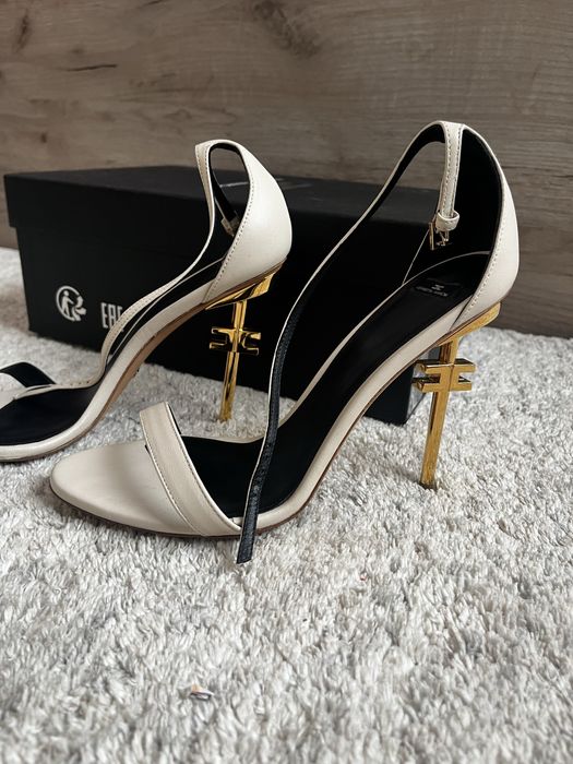 Нови Оригинални Сандали Elisabetta Franchi