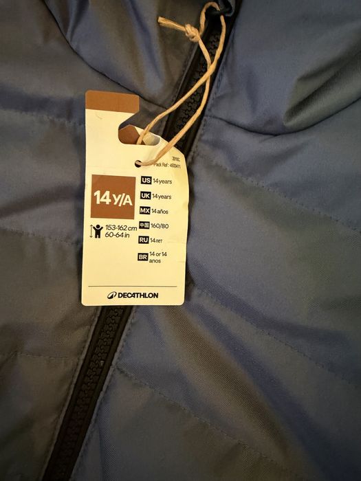 Детско  чисто ново топло и непромокаемо  яке за ски 30 евро