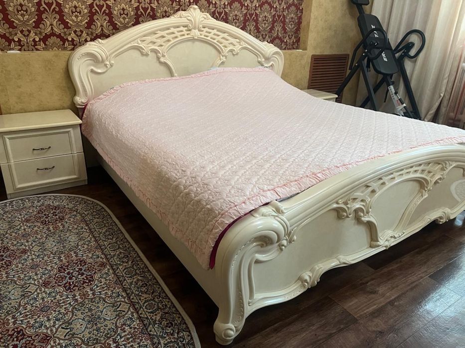 Спальный гарнитур