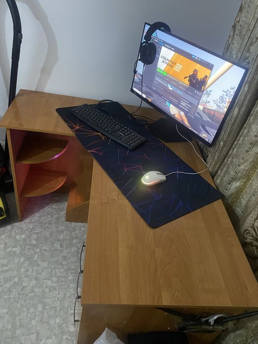 Продам компютерный стол