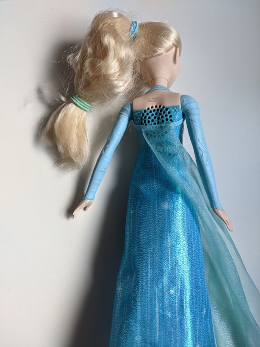 Кукла Disney Пееща Елза