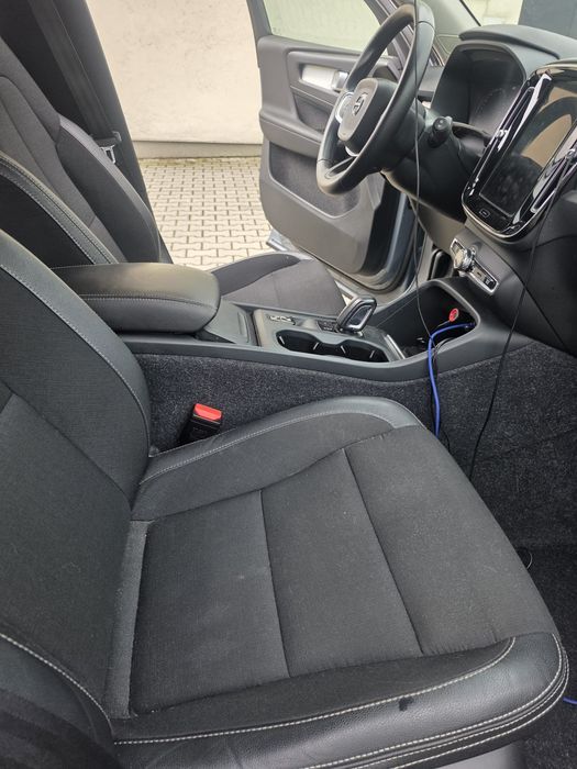 Vând VOLVO XC 40