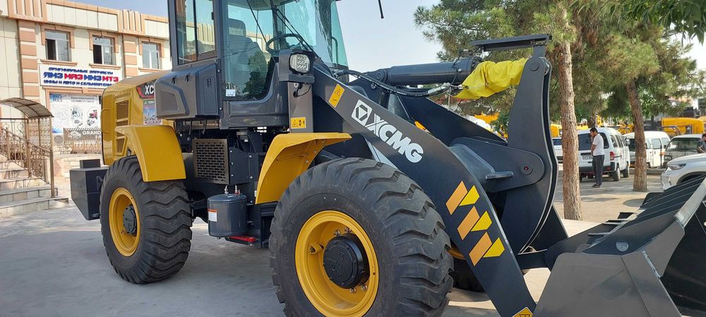 Продаться Фронтальный  Погрузчик XCMG XC938  1,8 куб