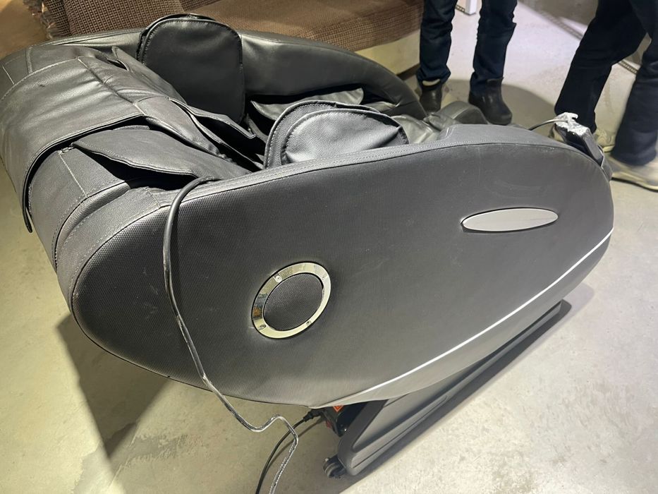 Массажное кресло