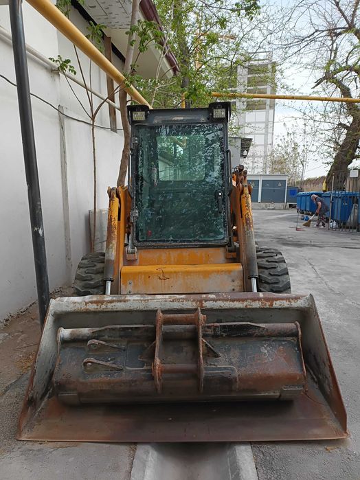 Продается мини погрузчик HY 700