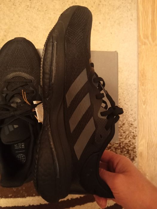 Продавам нови Маратонки