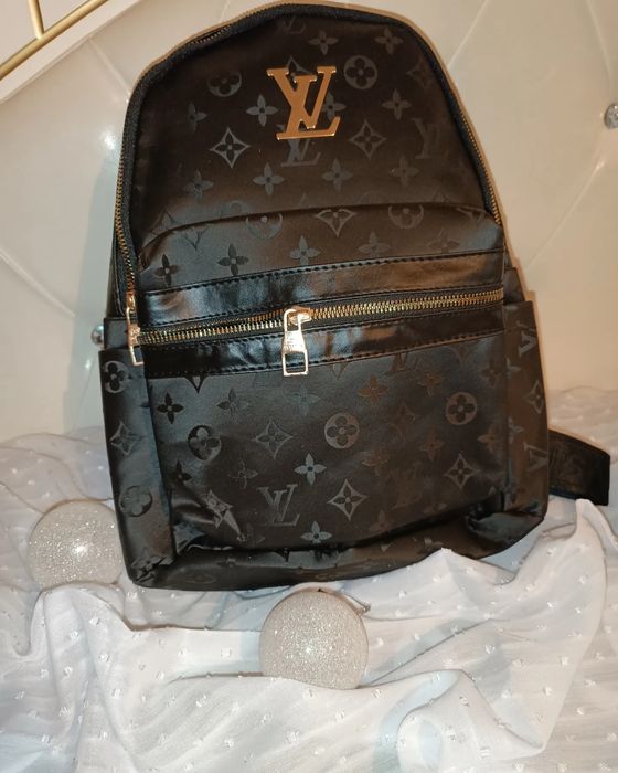 Продам сумочки по хорошим ценам i