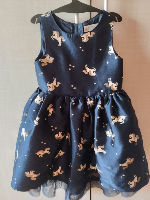 Рокля Ейч м размер 3-4г