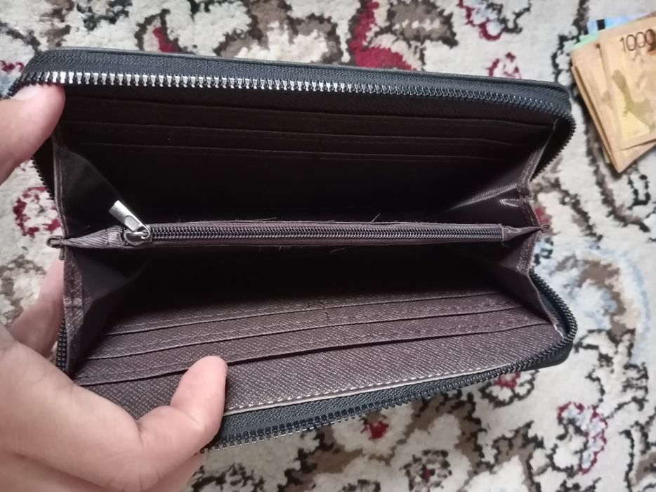 Стильный кошелёк на молнии