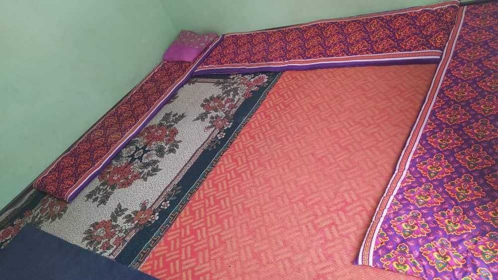 Срочно продается дом в центре город общ. дворе с своим отделом дворико