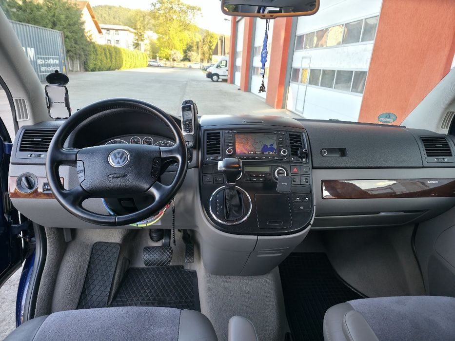 Volkswagen Multivan T5 Model Highline 7 locuri Cutie Automată 2.5 TDI