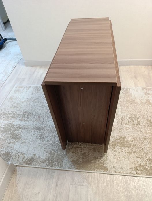 Продам стол книжка.