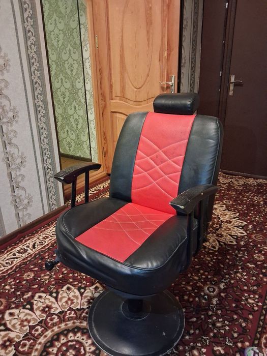 Yumshoq kreslo sotiladi