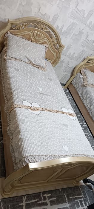 Детский кровать(2) и шкаф, как новый, в харошим состоянии