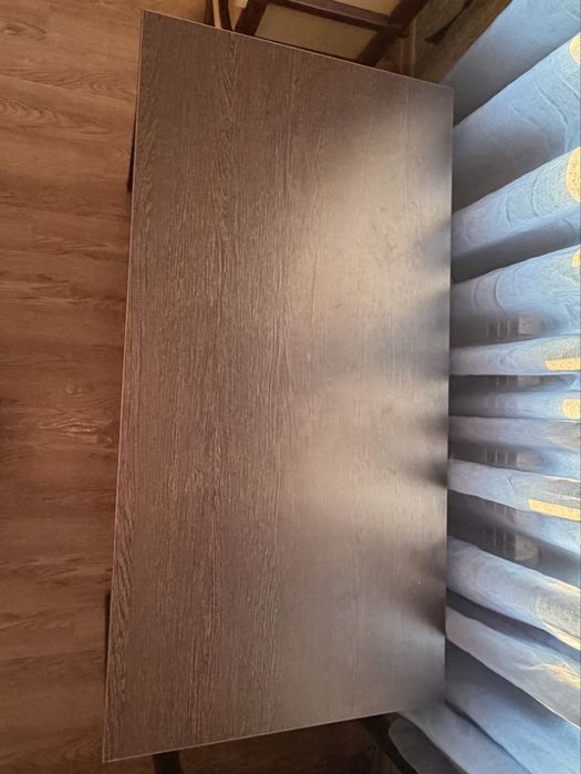 Стол в хорошем состоянии