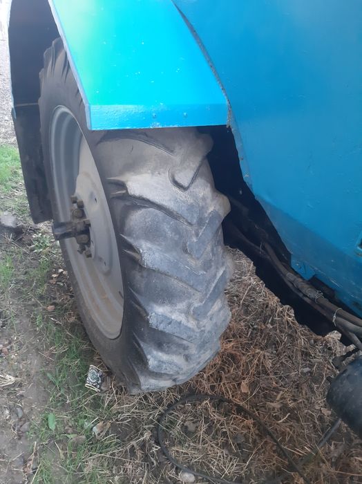 Mtz 80 srochni sotiladi