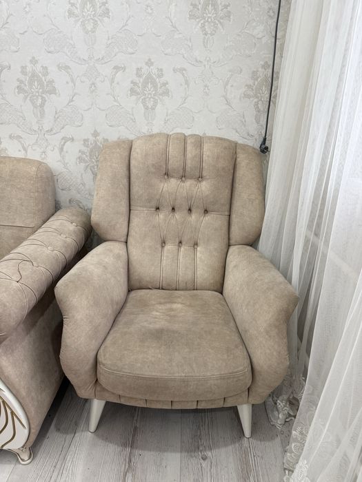 Диван с креслами