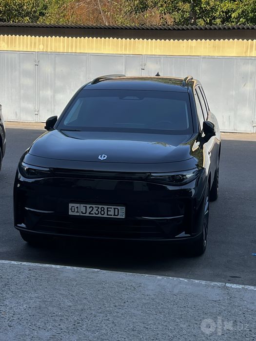Lipmotrs c16 sotiladi qoraga aranjivi salon