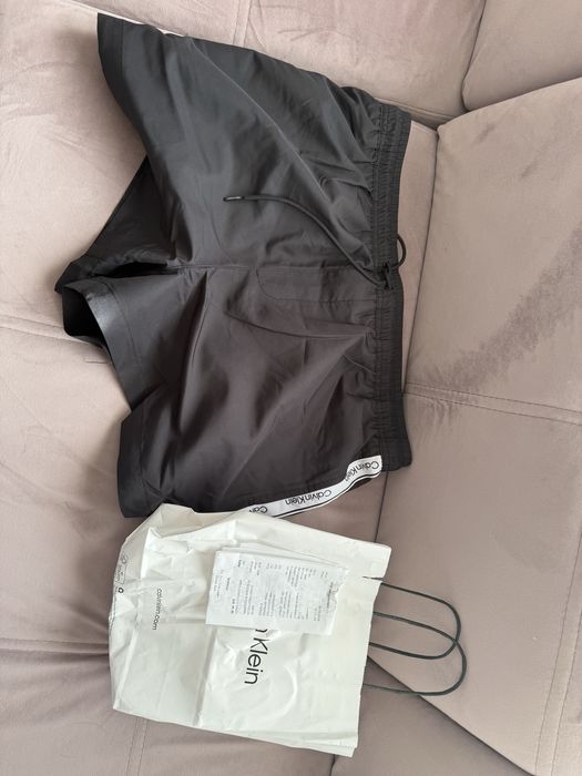 Short Calvin Klein XL Noi cu eticheta