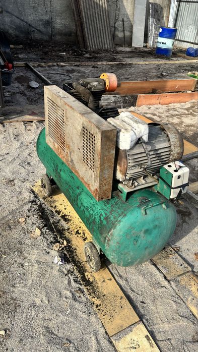 Продам воздушный компрессор