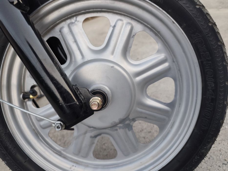 Продам электроскутер SK8