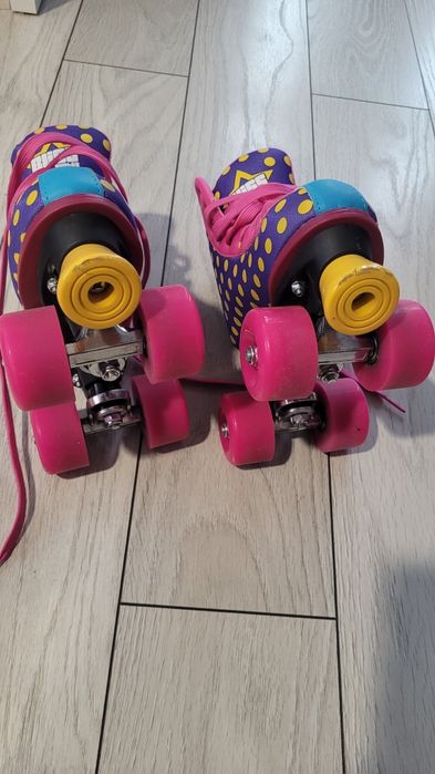 Patine cu rotile marimea 33