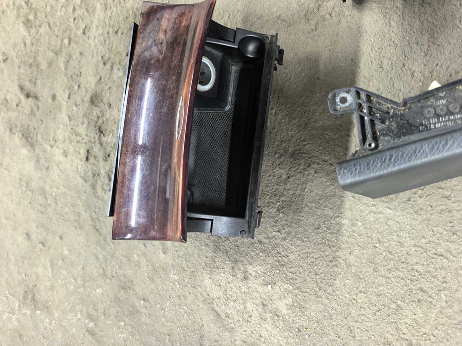 Подлокотник с пепельницей Мерседес 211