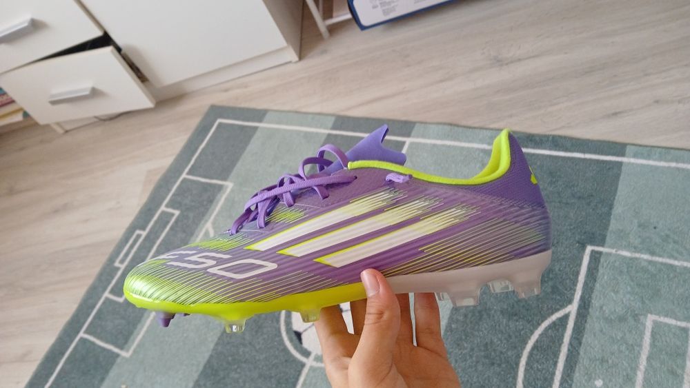f50 adidas pro ghete de fotbal