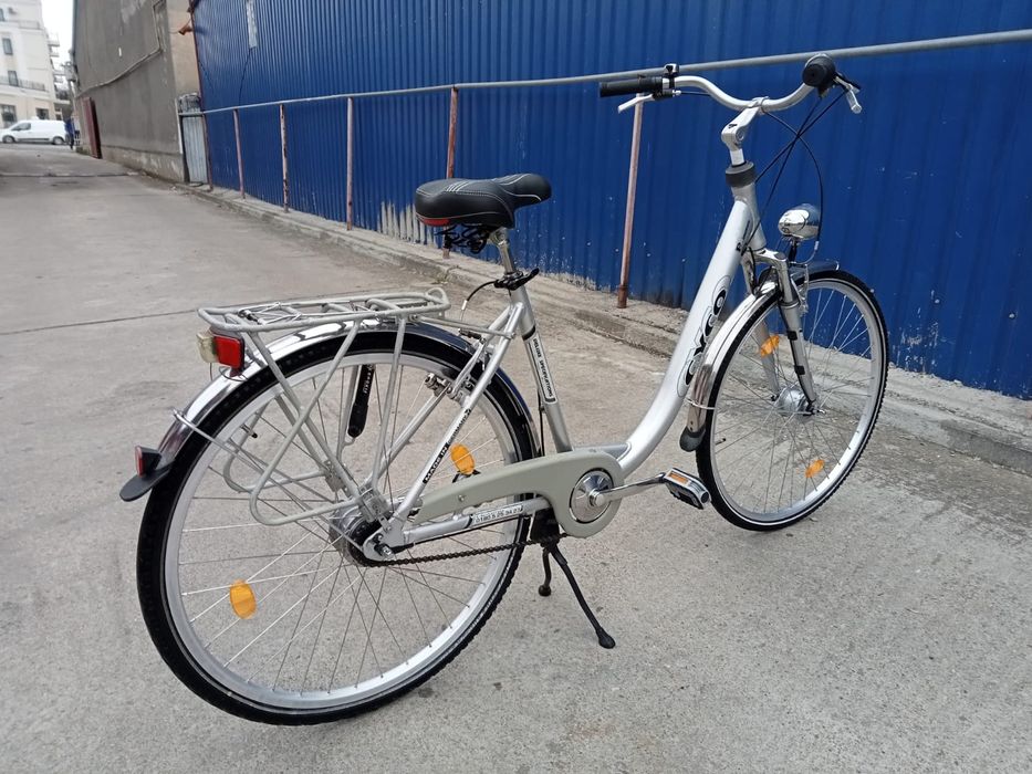 Vând bicicleta din aluminiu pentru damă