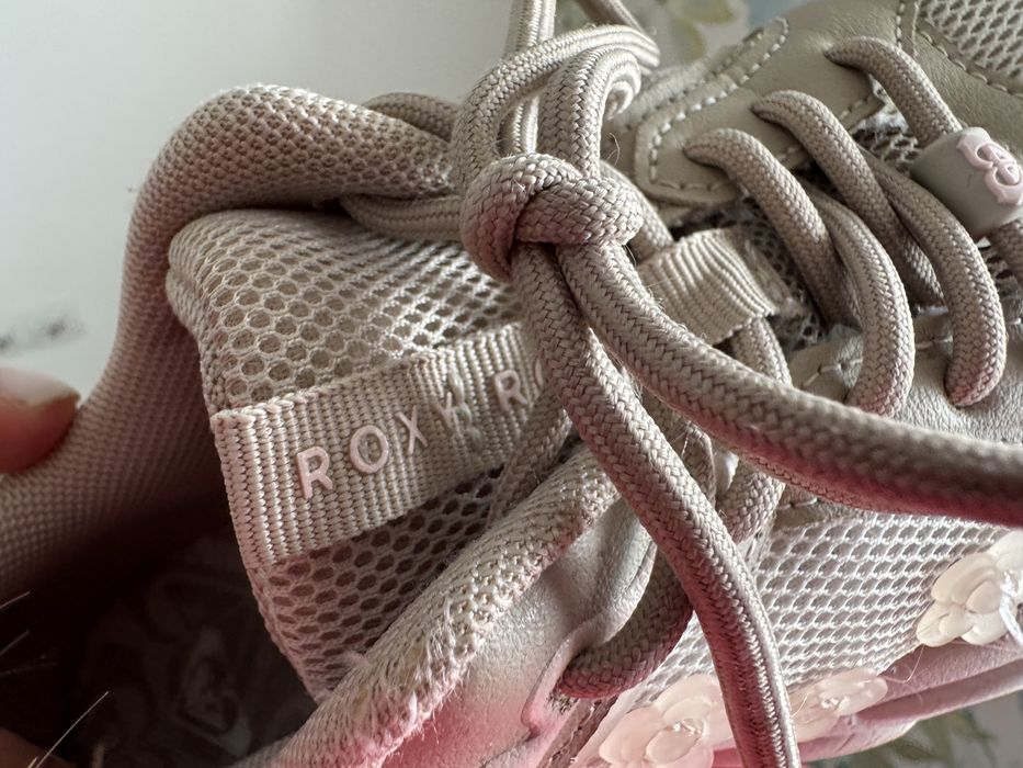 Сникърси ( маратонки)  Roxy