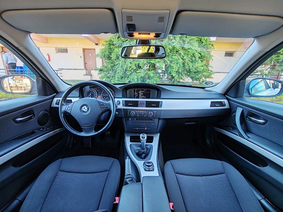 BMW E90 facelift 320d 163cp manual